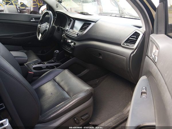 2017 HYUNDAI TUCSON SE PLUS