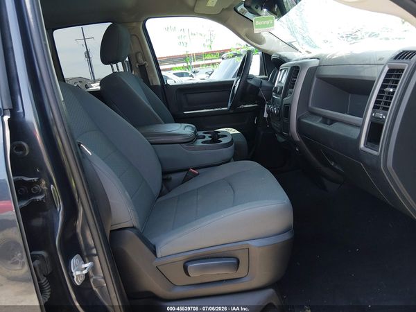 2017 RAM 1500 EXPRESS  4X4 6'4 BOX
