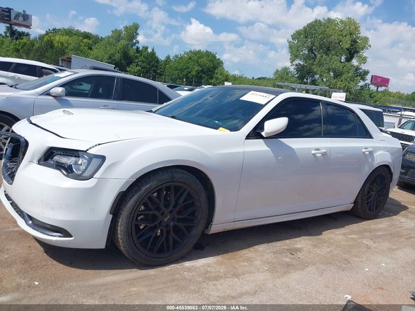 2016 CHRYSLER 300 300S — I117