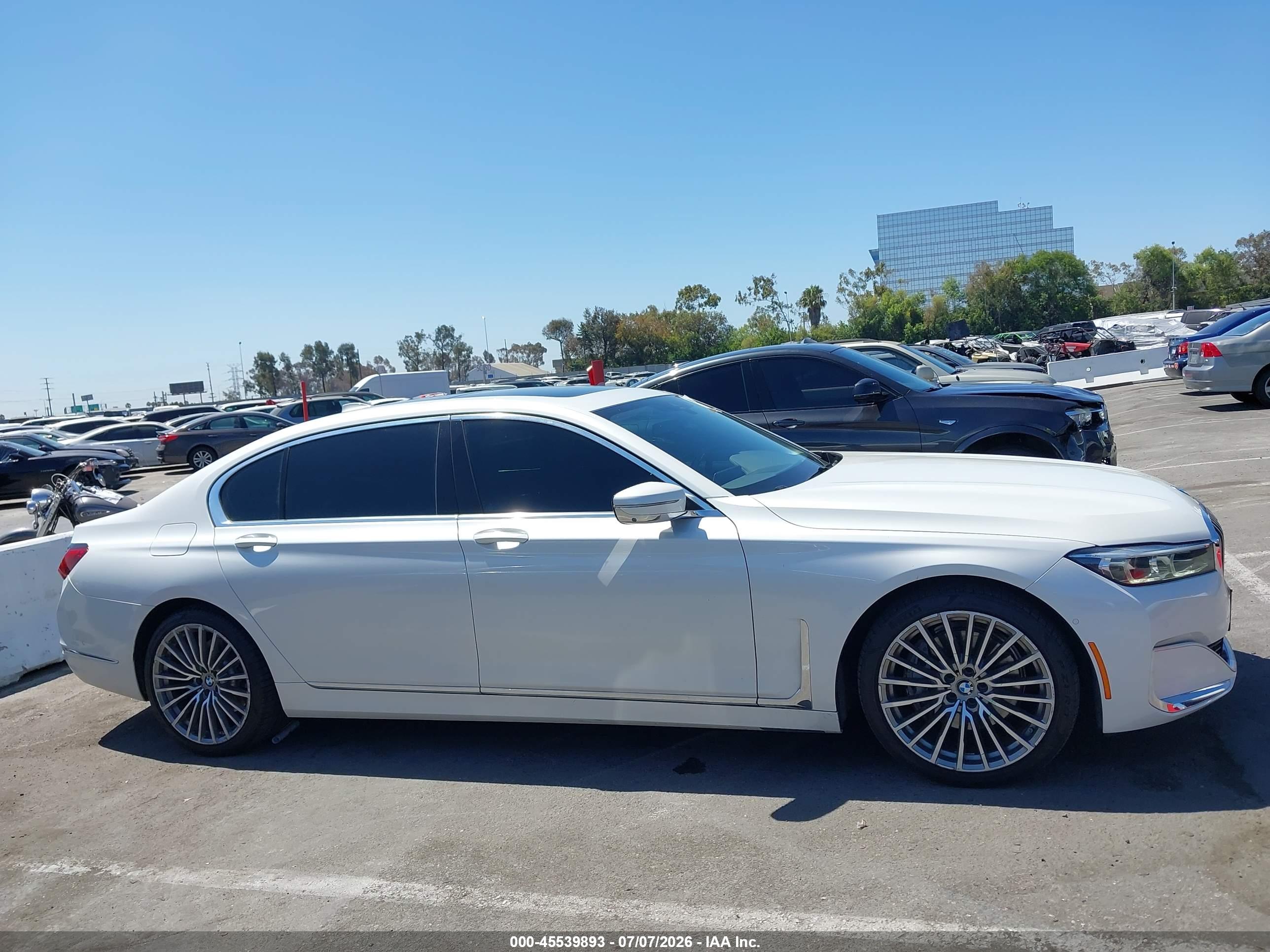 2021 BMW 740I