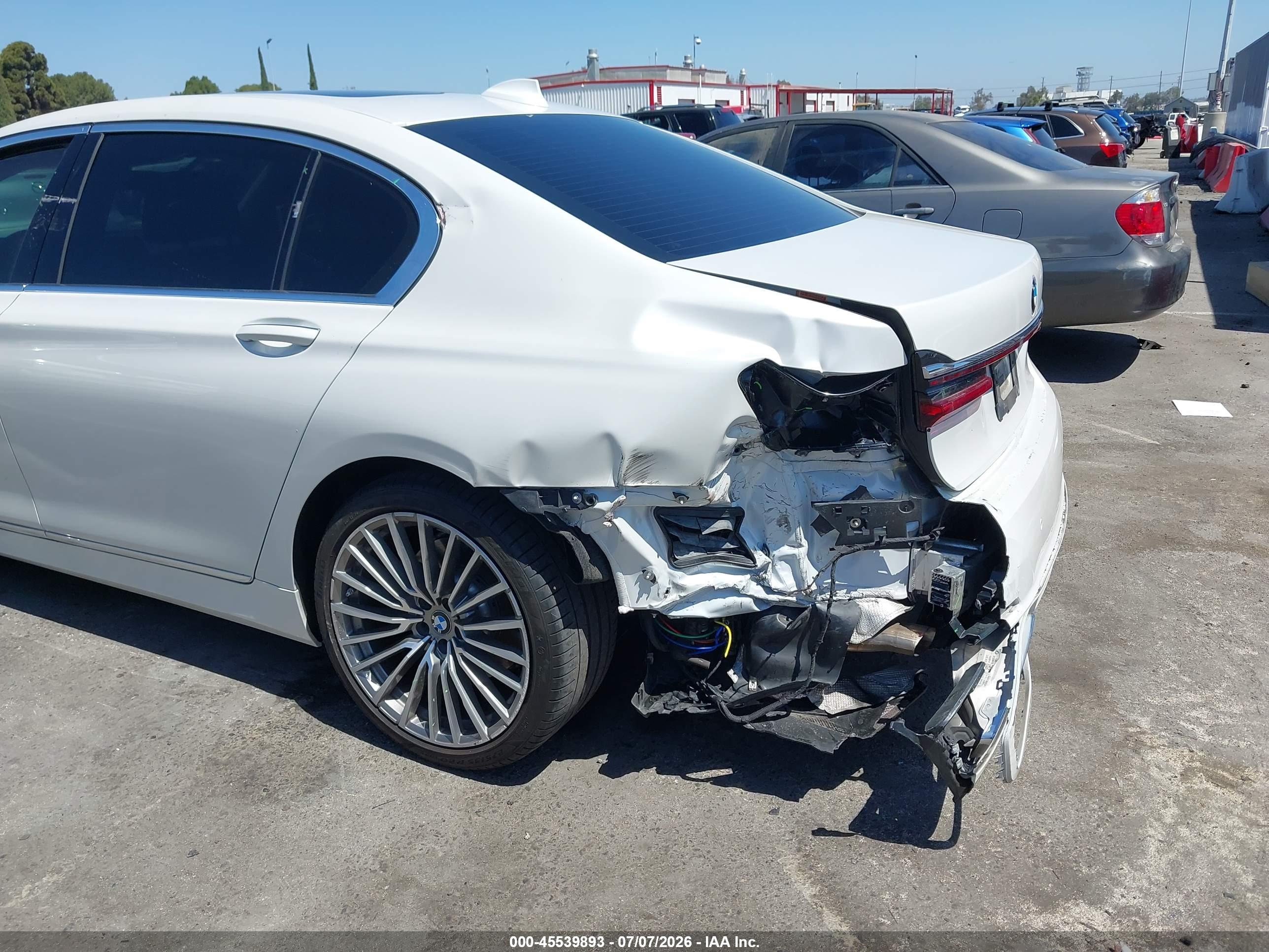 2021 BMW 740I