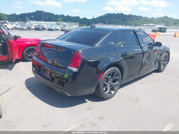 2022 CHRYSLER 300 TOURING — I4