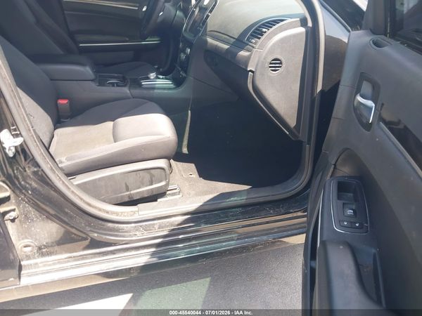 2022 CHRYSLER 300 TOURING — I5