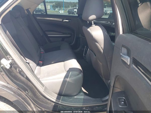 2022 CHRYSLER 300 TOURING — I8