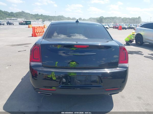 2022 CHRYSLER 300 TOURING — I119