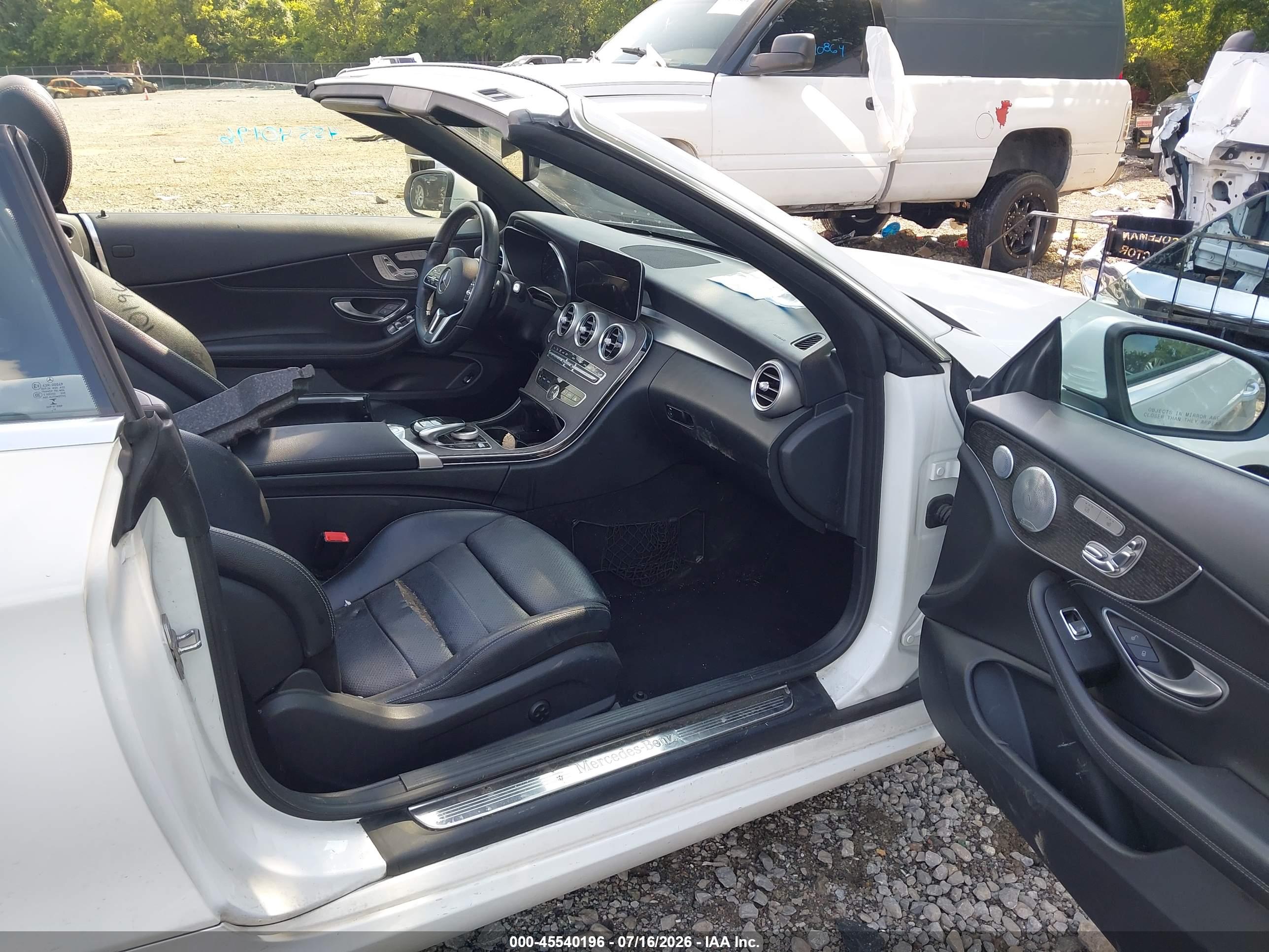 2022 MERCEDES-BENZ C300