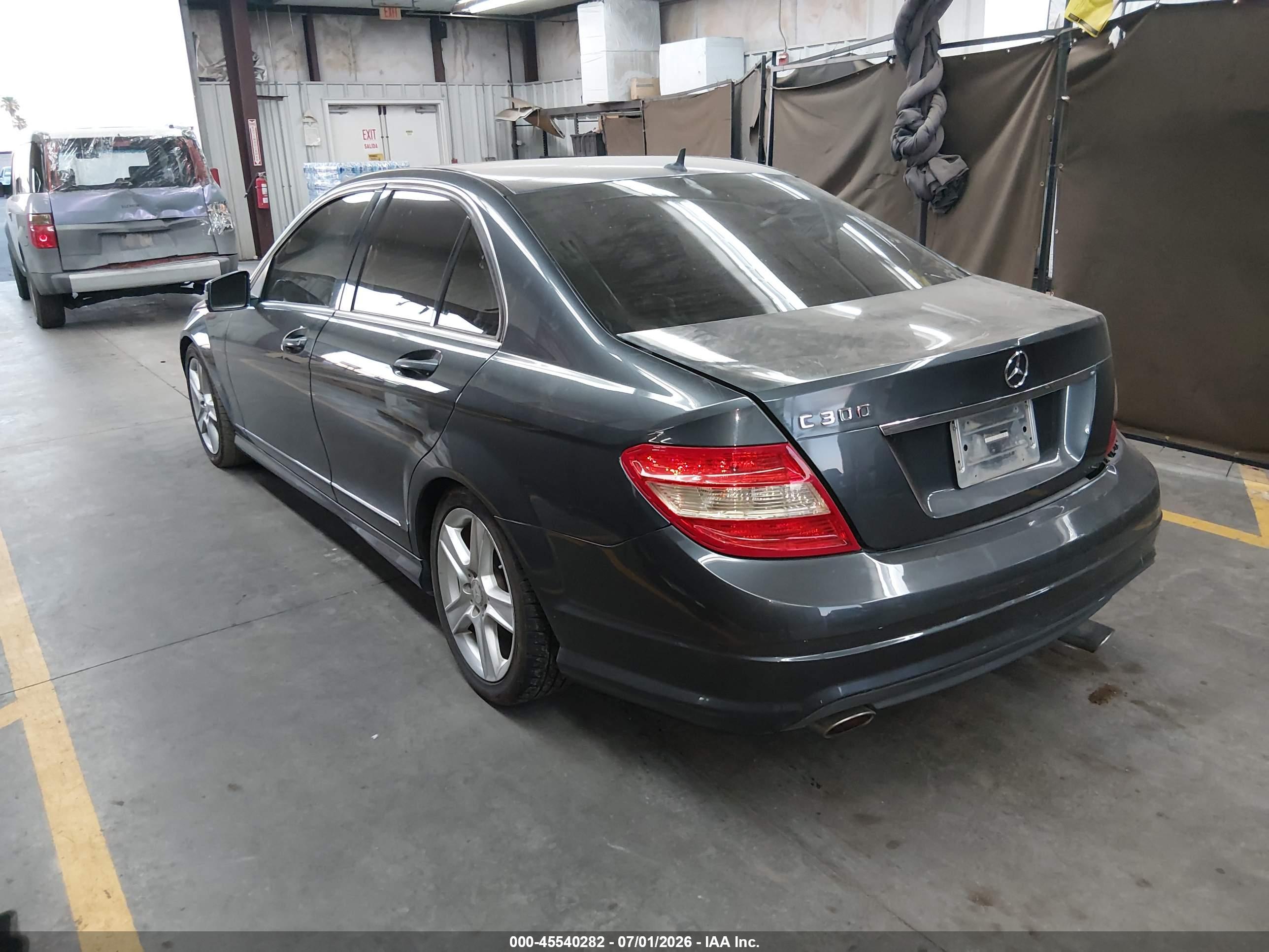 2011 MERCEDES-BENZ C 300 C300