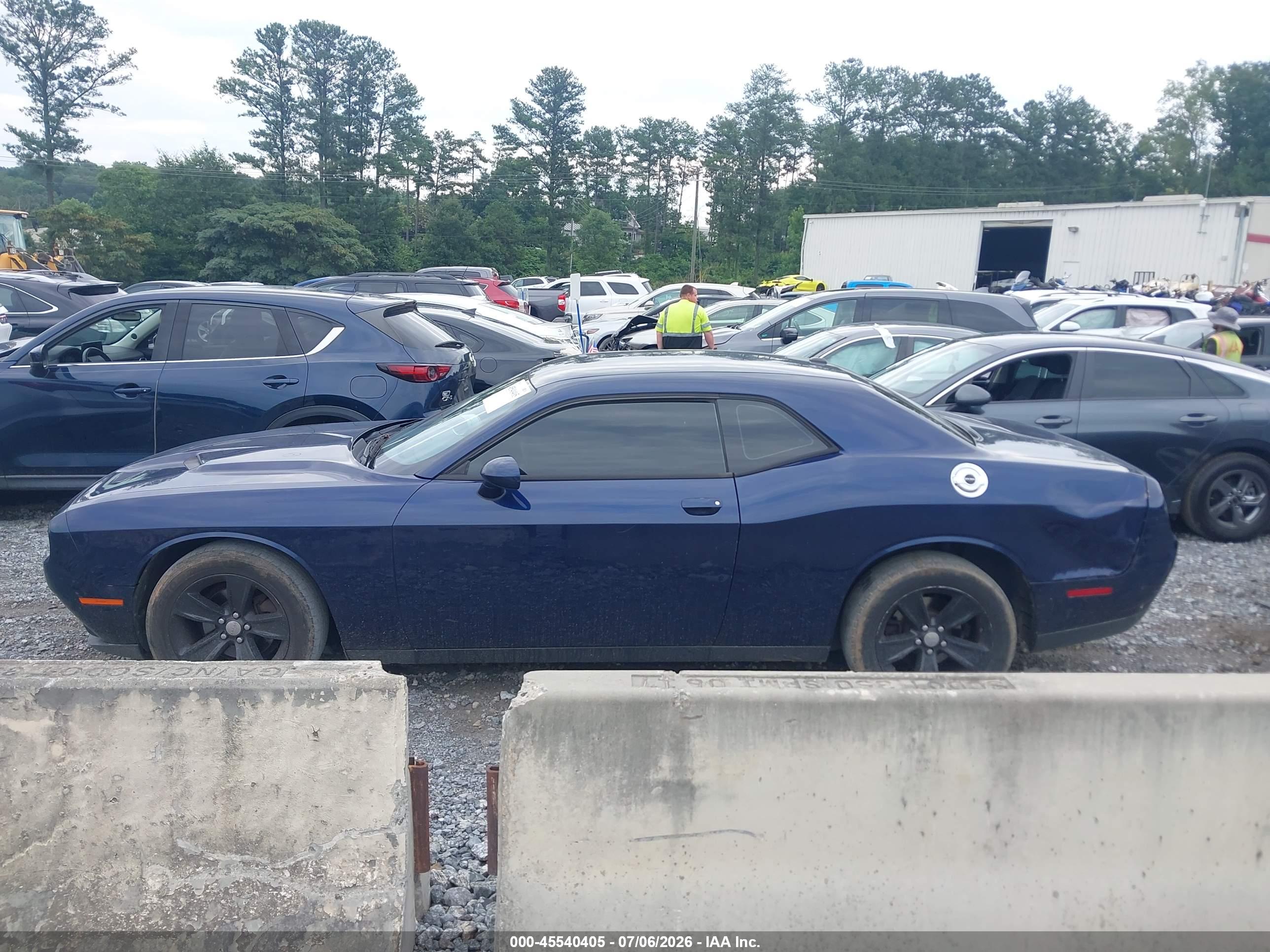 2015 DODGE CHALLENGER SXT