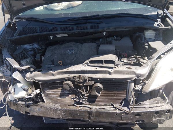2017 TOYOTA SIENNA XLE 8 PASSENGER