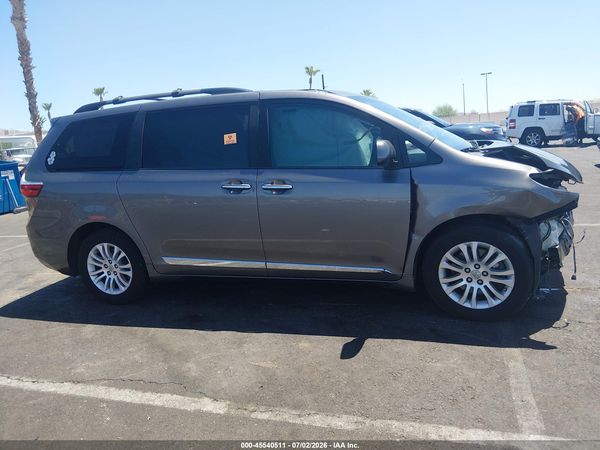 2017 TOYOTA SIENNA XLE 8 PASSENGER