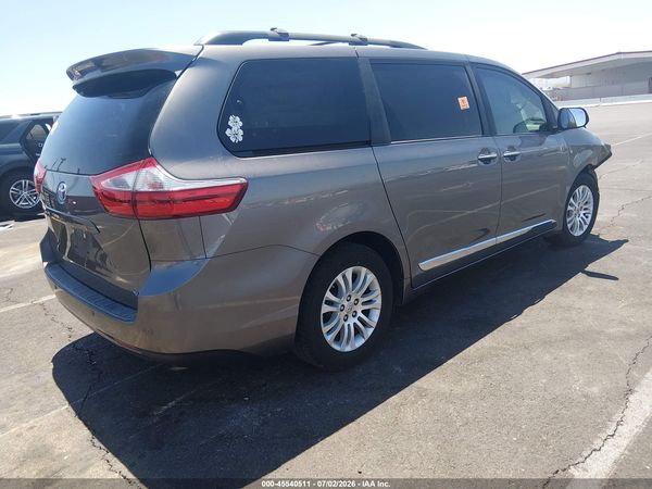 2017 TOYOTA SIENNA XLE 8 PASSENGER