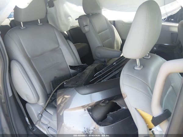 2017 TOYOTA SIENNA XLE 8 PASSENGER
