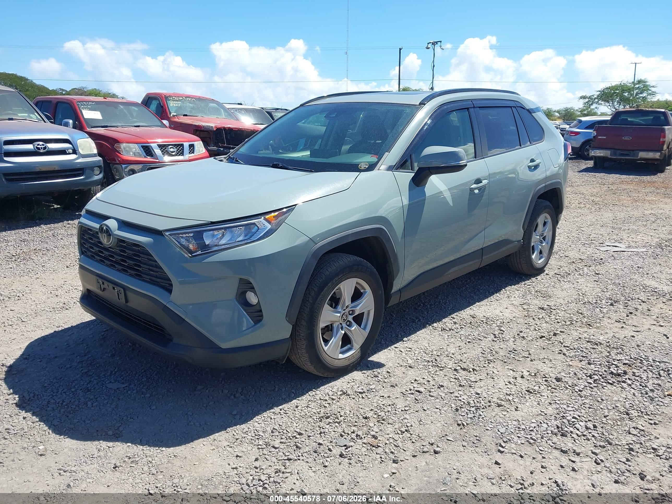 2021 TOYOTA RAV4 XLE