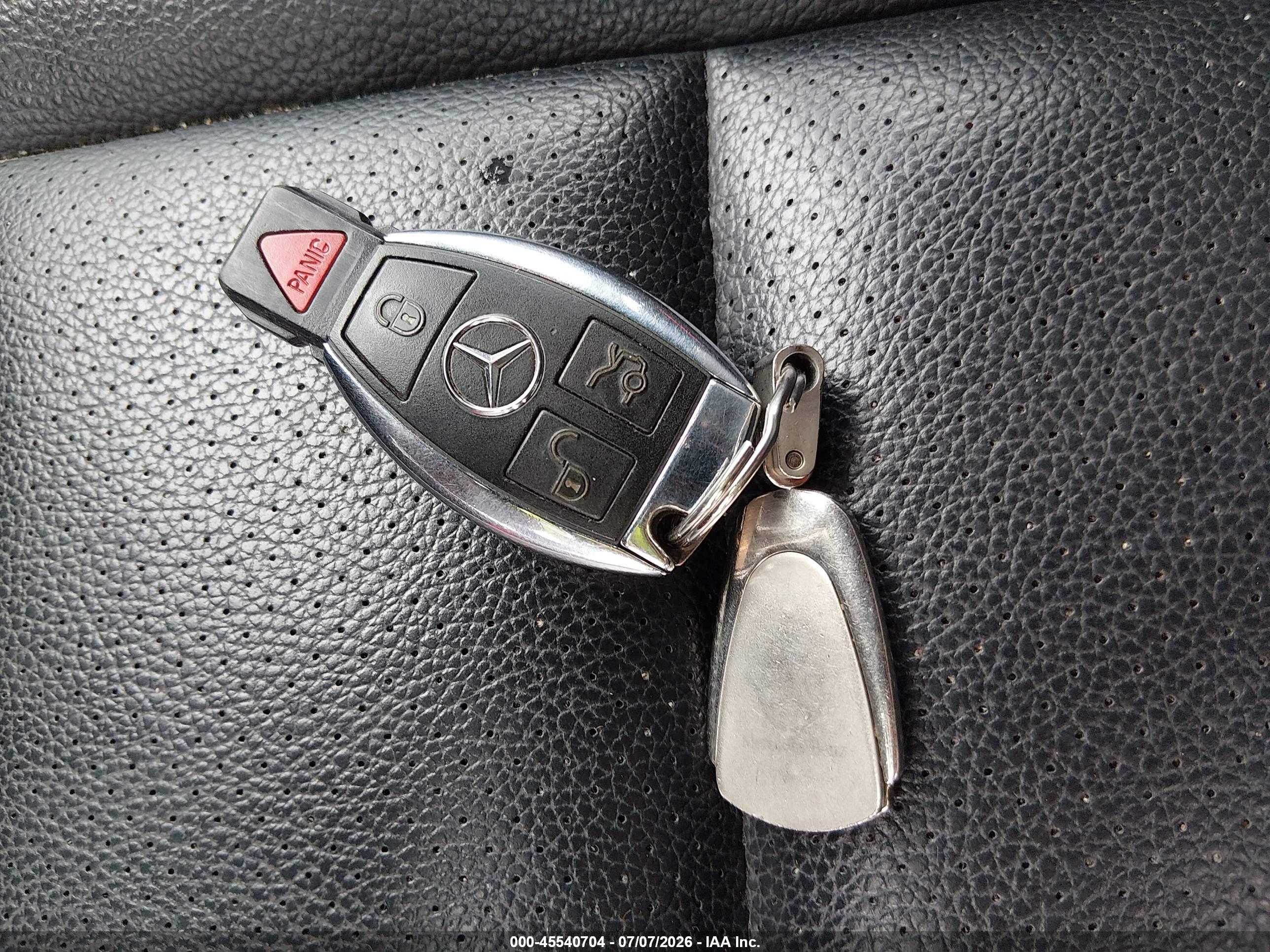 2011 MERCEDES-BENZ C 300 C300 4-MATIC