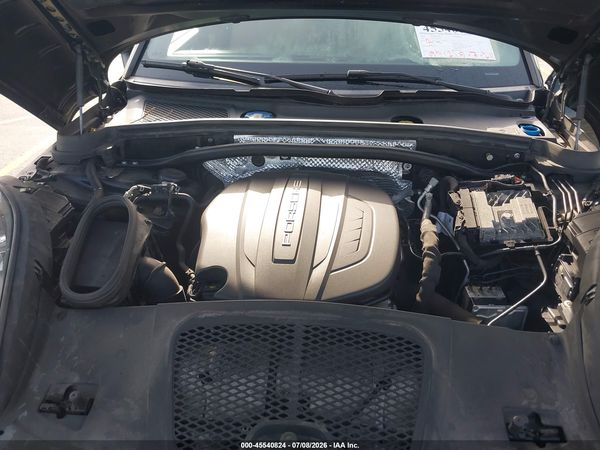 2020 PORSCHE MACAN
