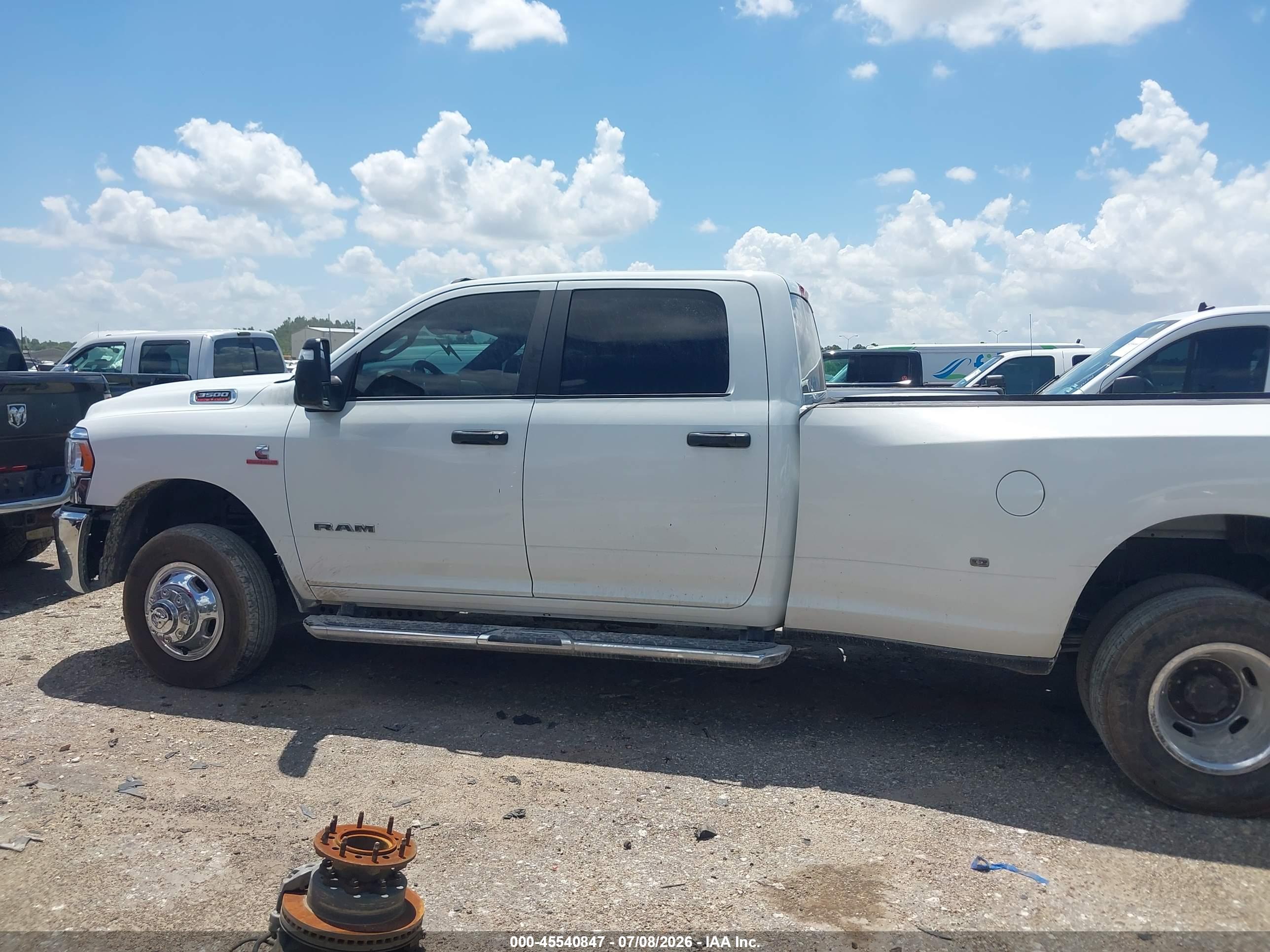 2024 RAM 3500 BIG HORN  4X4 8' BOX