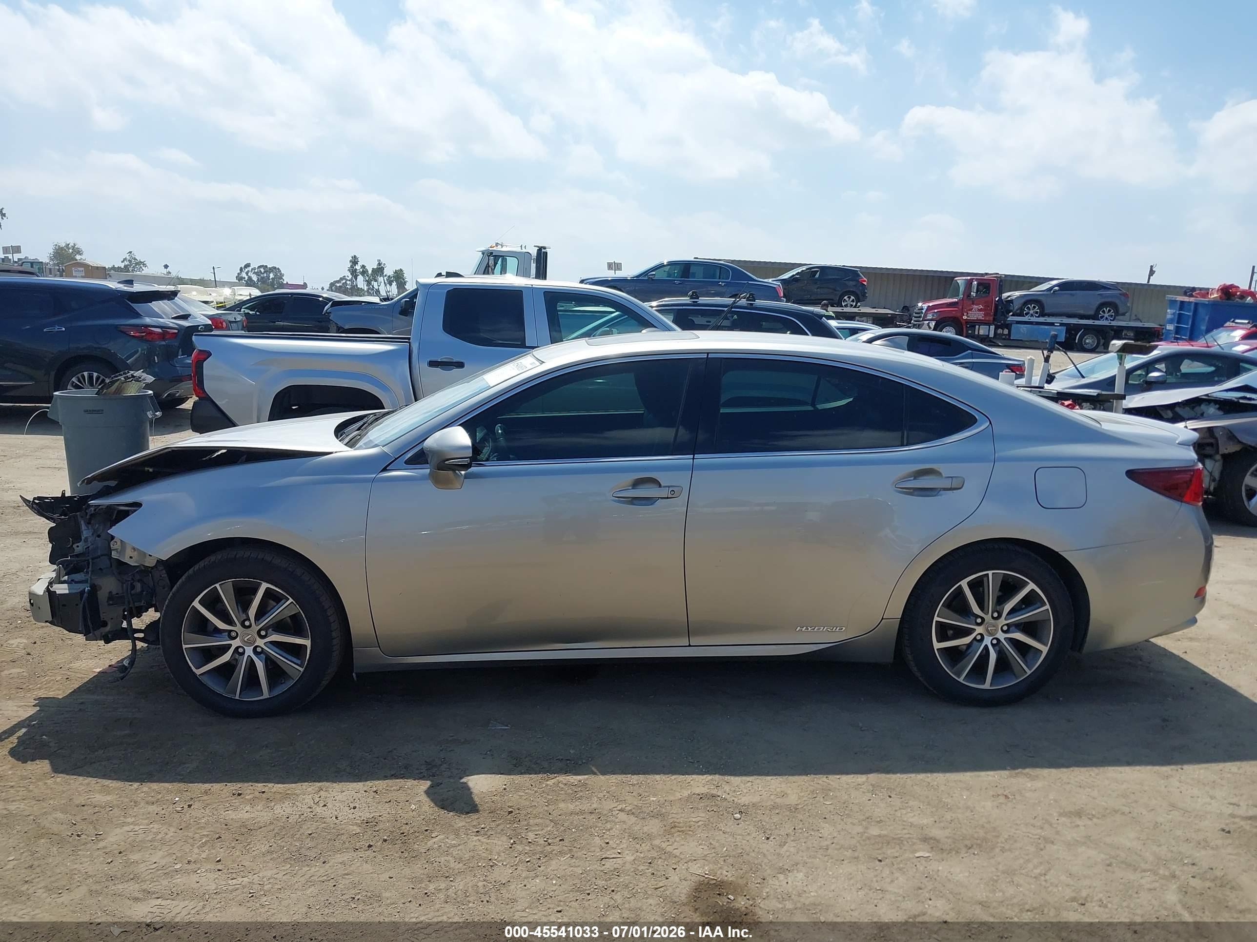 2016 LEXUS ES 300H