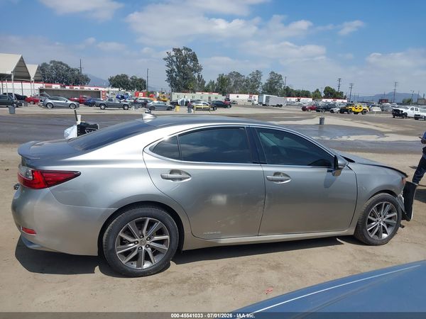 2016 LEXUS ES 300H