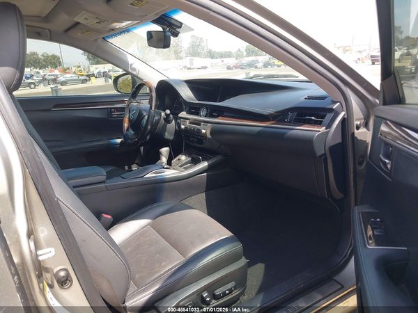 2016 LEXUS ES 300H