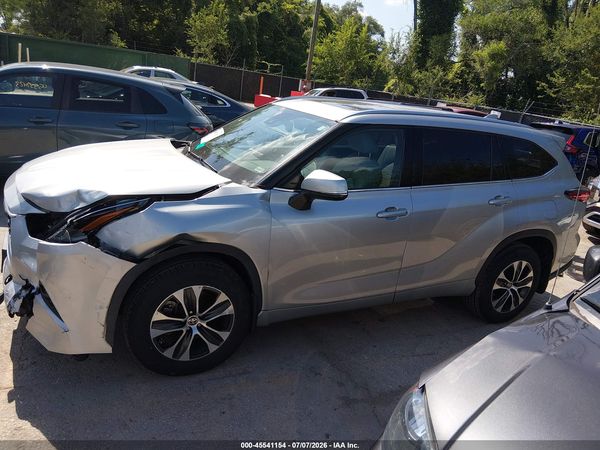 2021 TOYOTA HIGHLANDER XLE