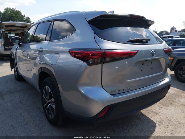 2021 TOYOTA HIGHLANDER XLE