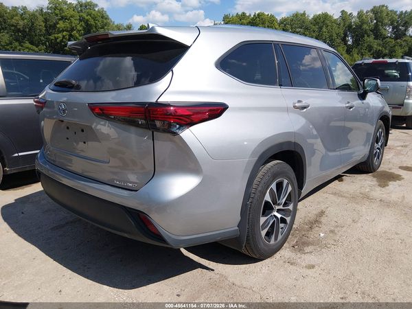 2021 TOYOTA HIGHLANDER XLE