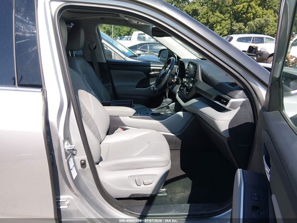 2021 TOYOTA HIGHLANDER XLE
