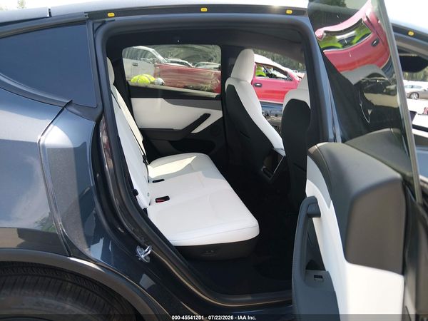2026 TESLA MODEL Y