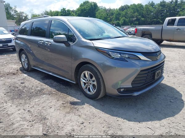 2026 TOYOTA SIENNA XLE — I1