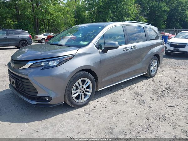 2026 TOYOTA SIENNA — I2
