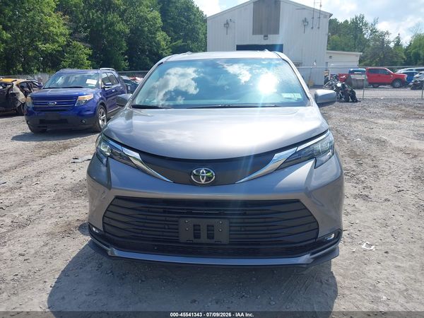 2026 TOYOTA SIENNA XLE — I115