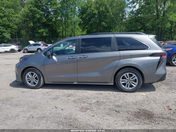 2026 TOYOTA SIENNA XLE — I117