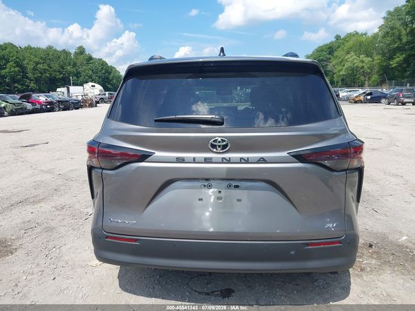 2026 TOYOTA SIENNA XLE — I119