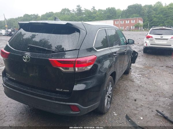 2019 TOYOTA HIGHLANDER XLE