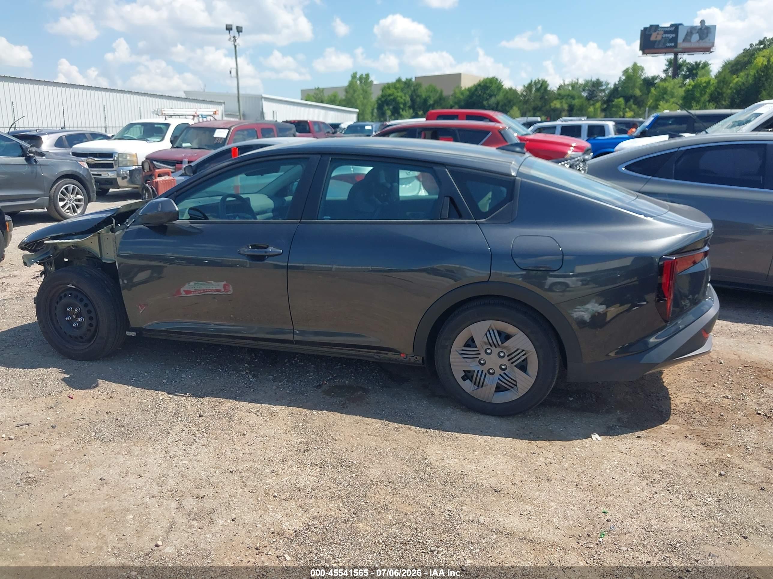 2025 KIA K4 LX