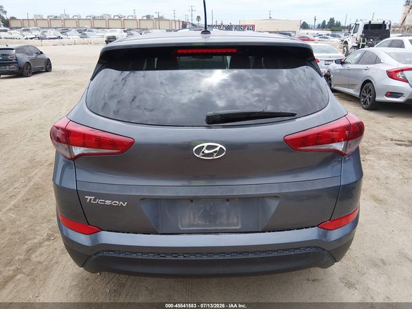 2017 HYUNDAI TUCSON SE