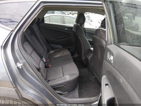 2017 HYUNDAI TUCSON SE