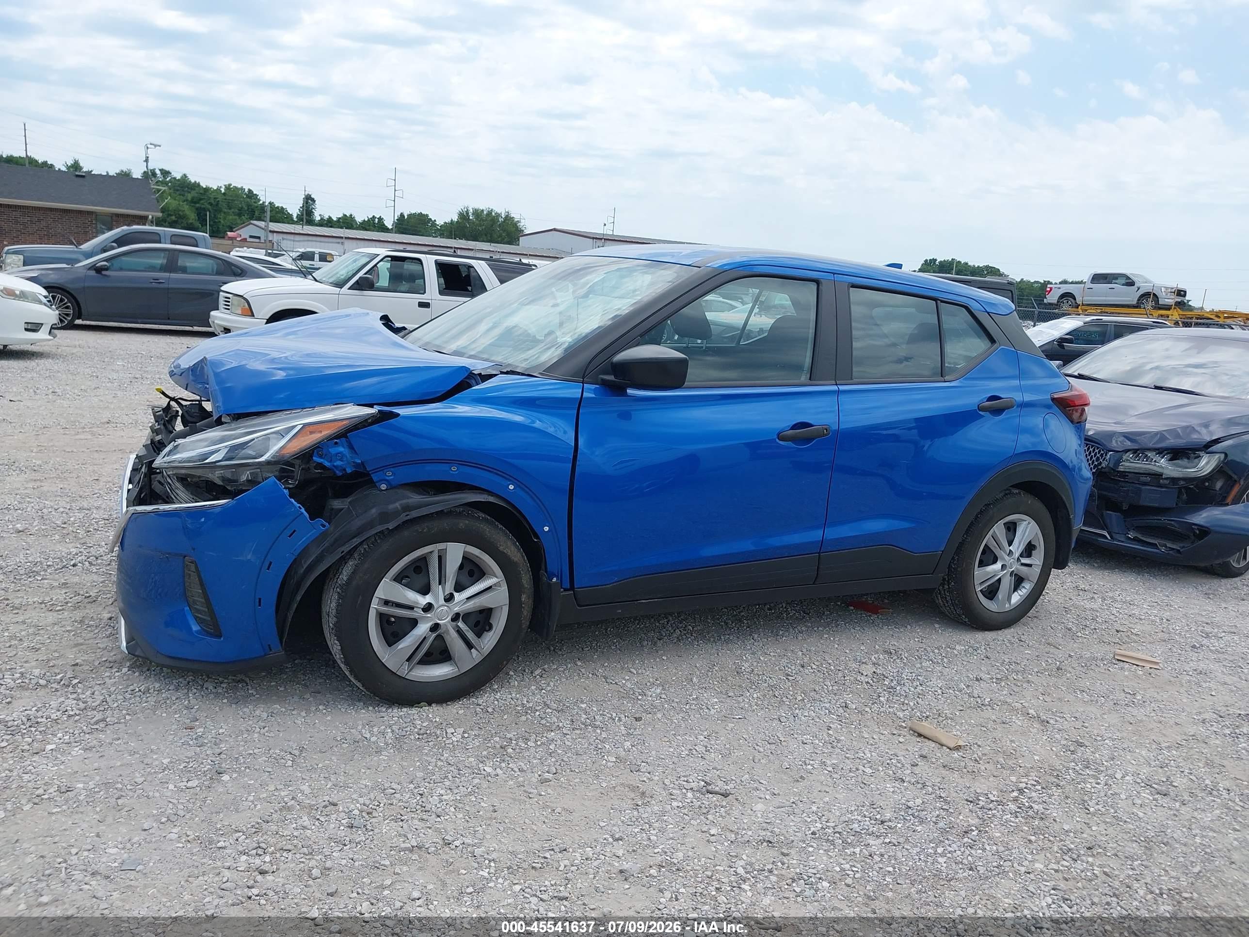 2024 NISSAN KICKS S XTRONIC CVT
