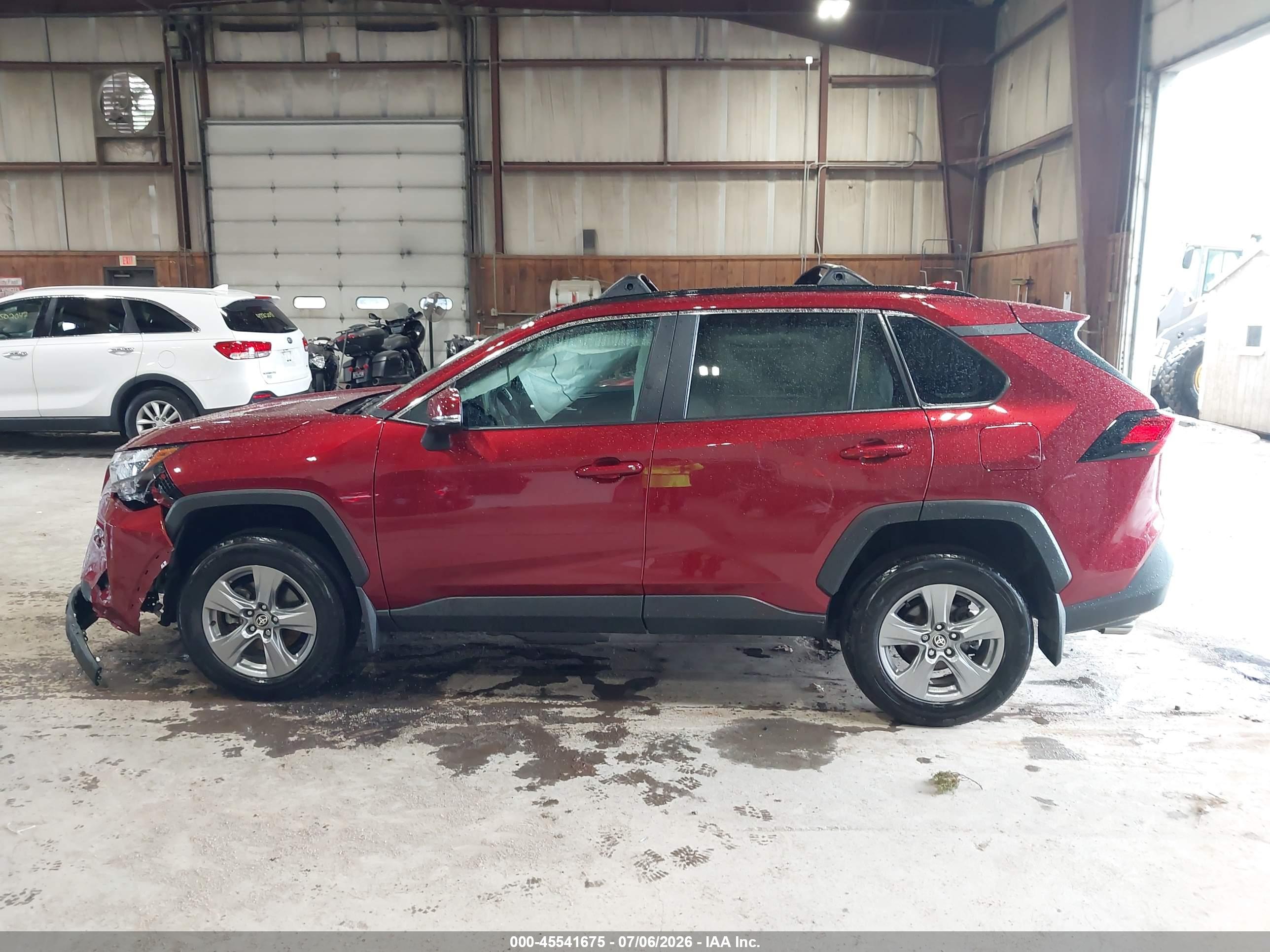 2024 TOYOTA RAV4 XLE