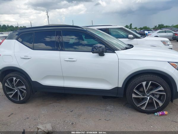 2021 VOLVO XC40 T5 R-DESIGN