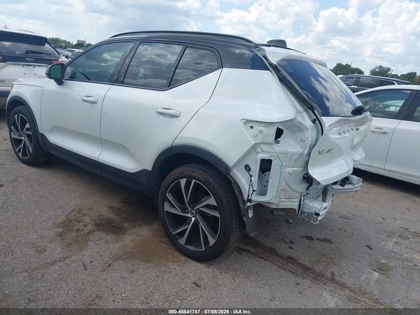 2021 VOLVO XC40 T5 R-DESIGN