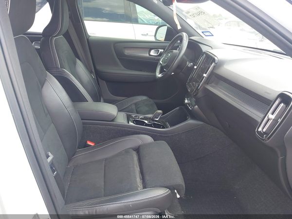 2021 VOLVO XC40 T5 R-DESIGN