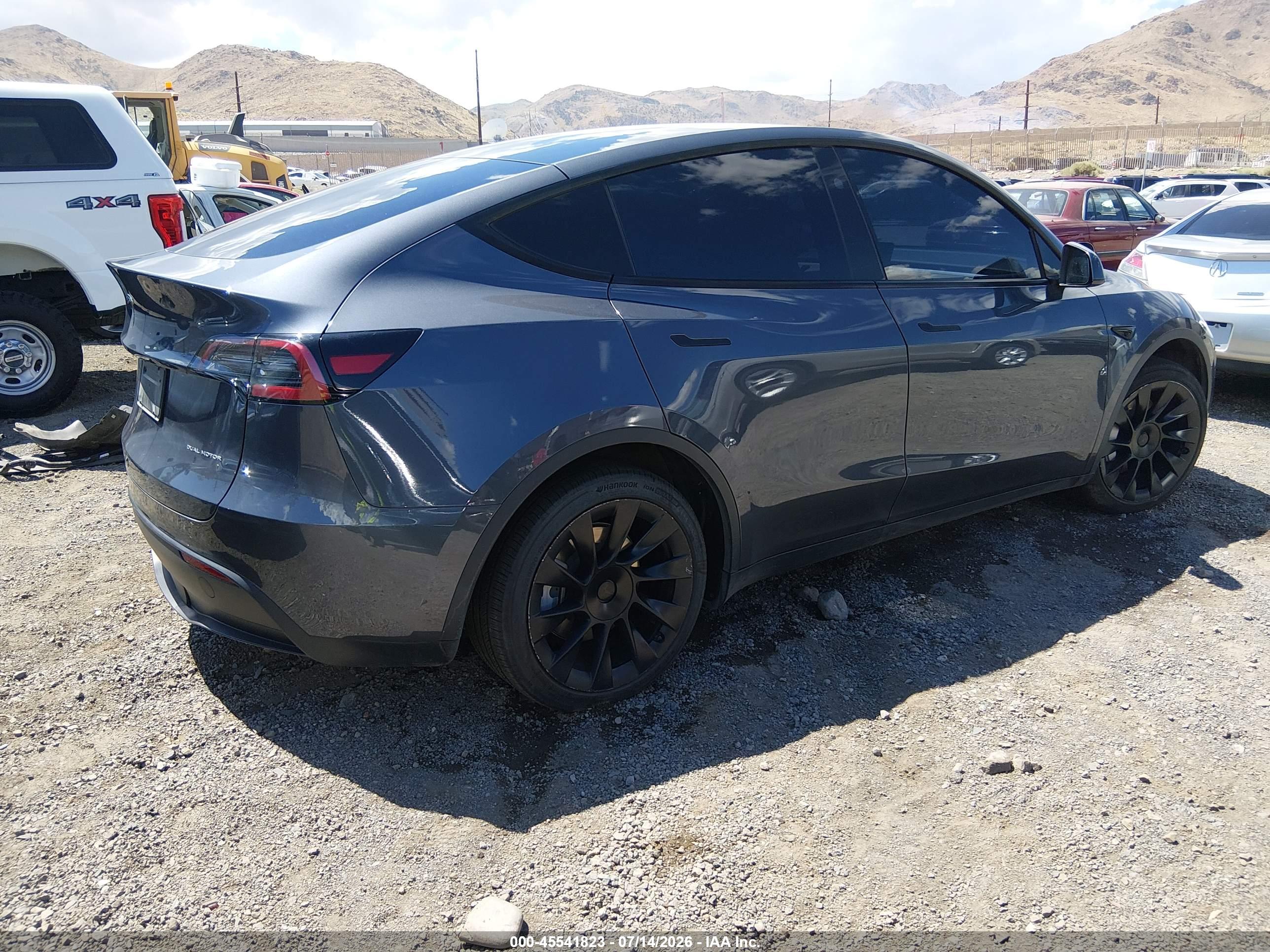 2023 TESLA MODEL Y — I4