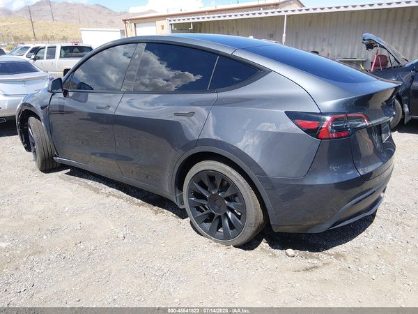 2023 TESLA MODEL Y — I3