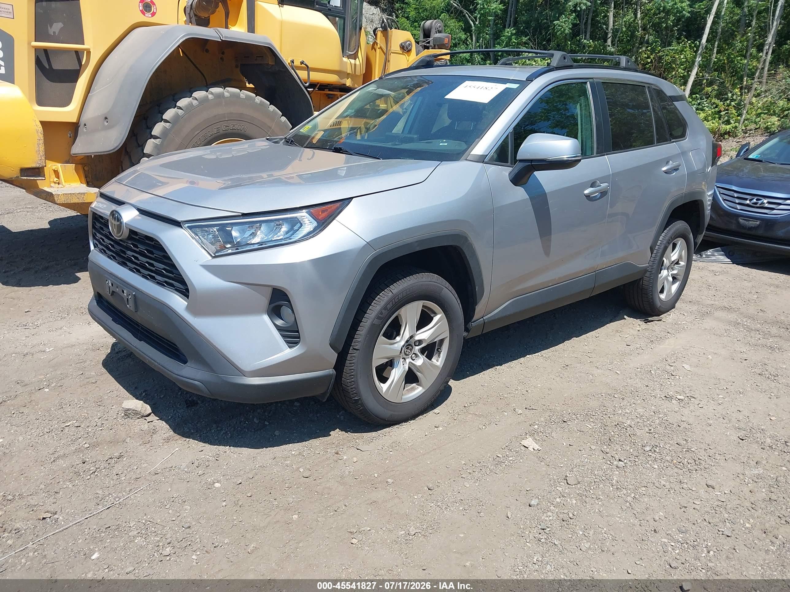 2021 TOYOTA RAV4 XLE