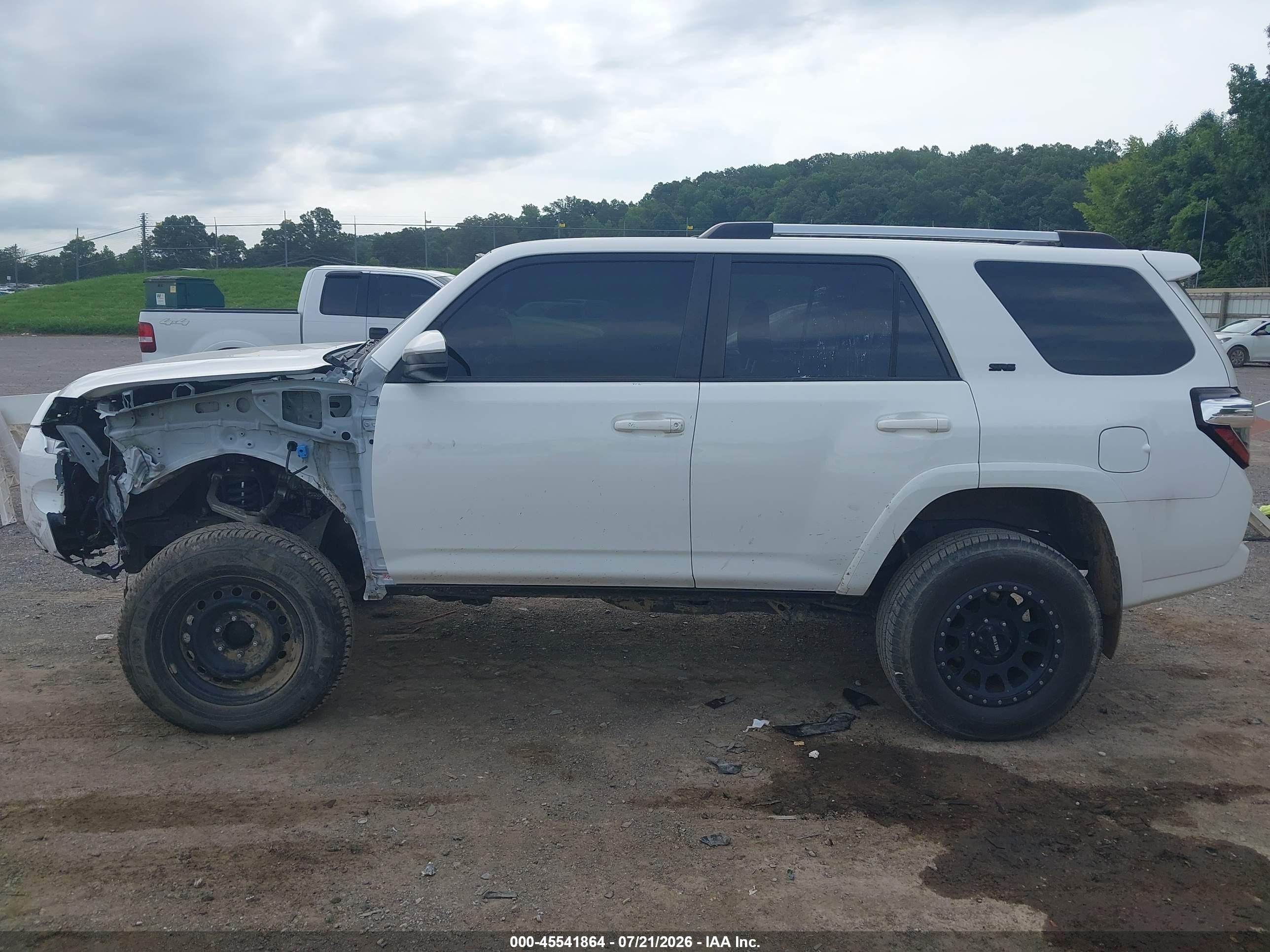 2019 TOYOTA 4RUNNER SR5