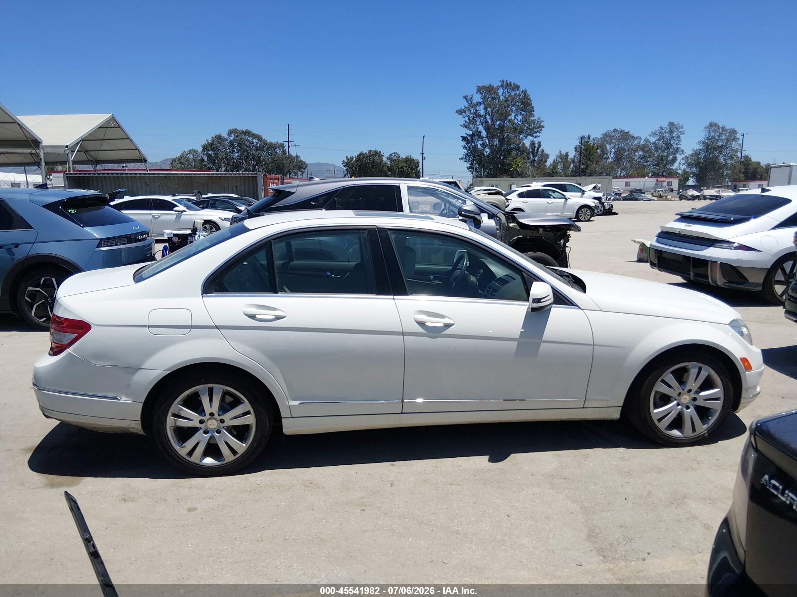 2011 MERCEDES-BENZ C 300 C300