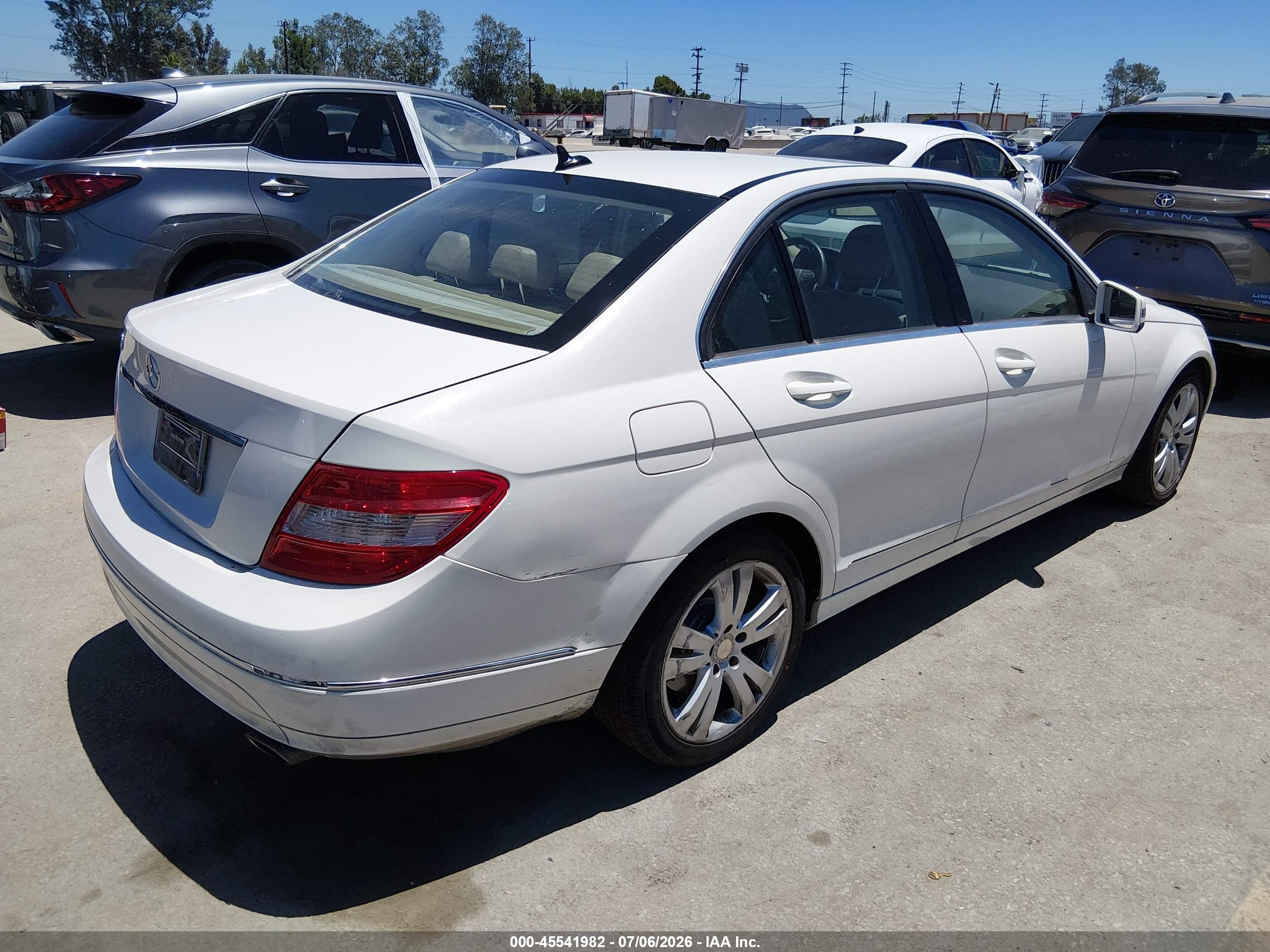 2011 MERCEDES-BENZ C 300 C300