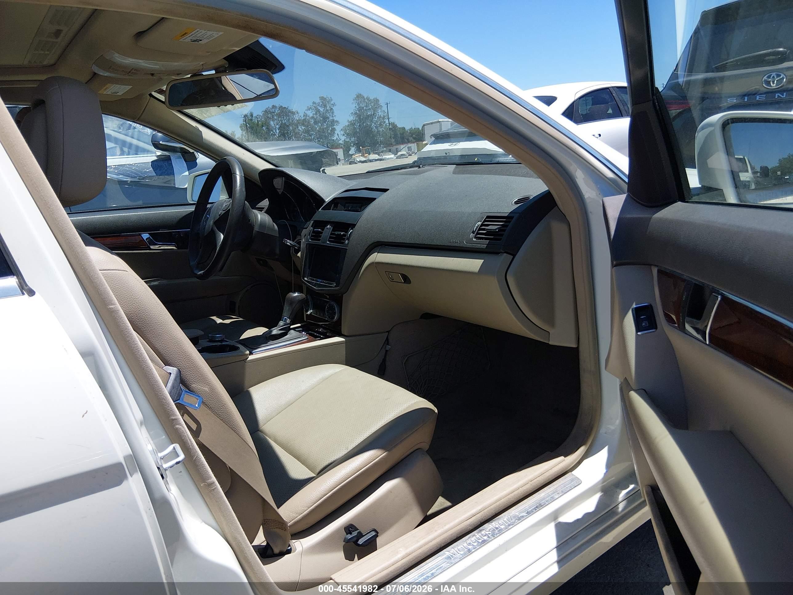 2011 MERCEDES-BENZ C 300 C300
