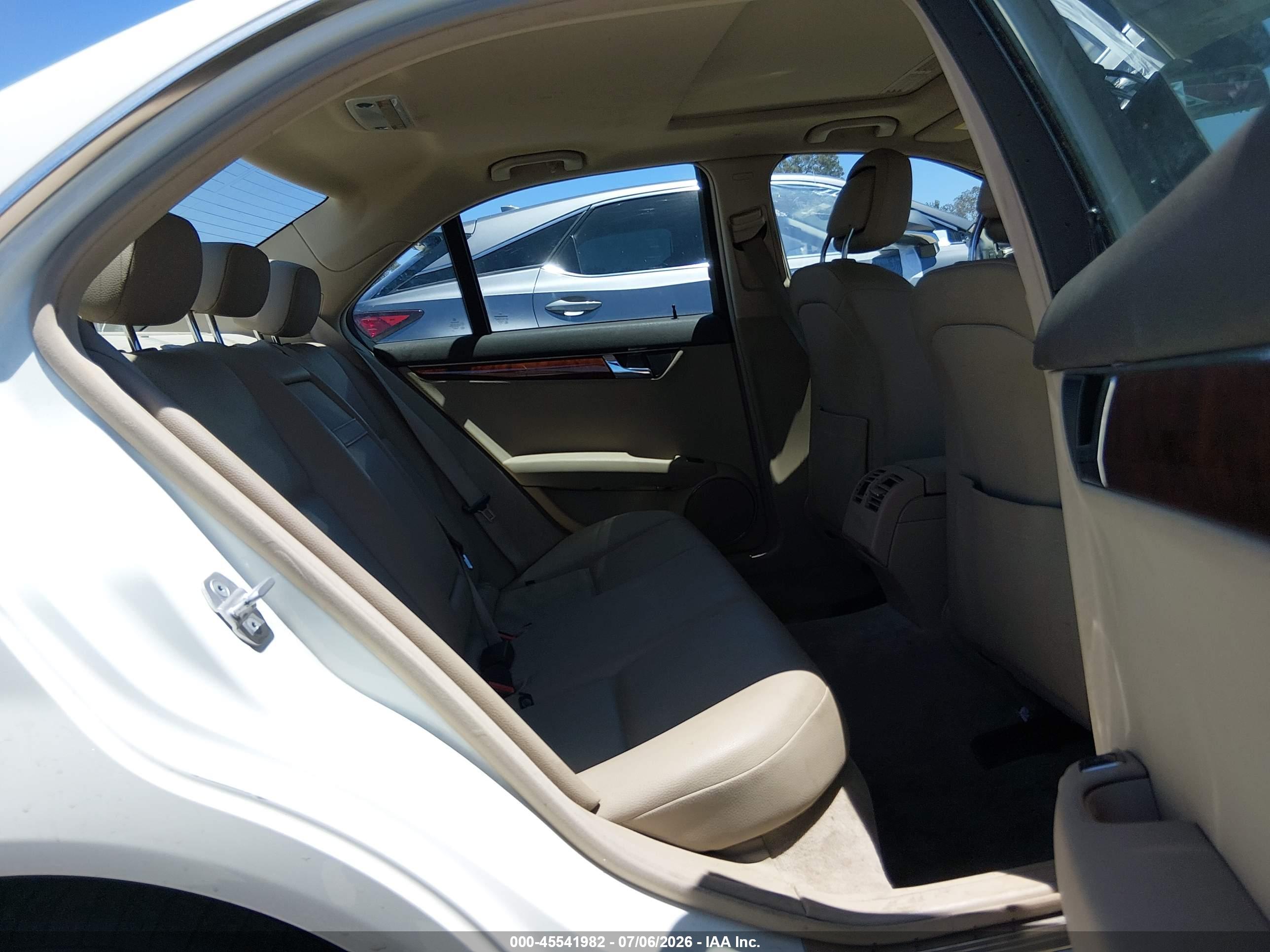 2011 MERCEDES-BENZ C 300 C300